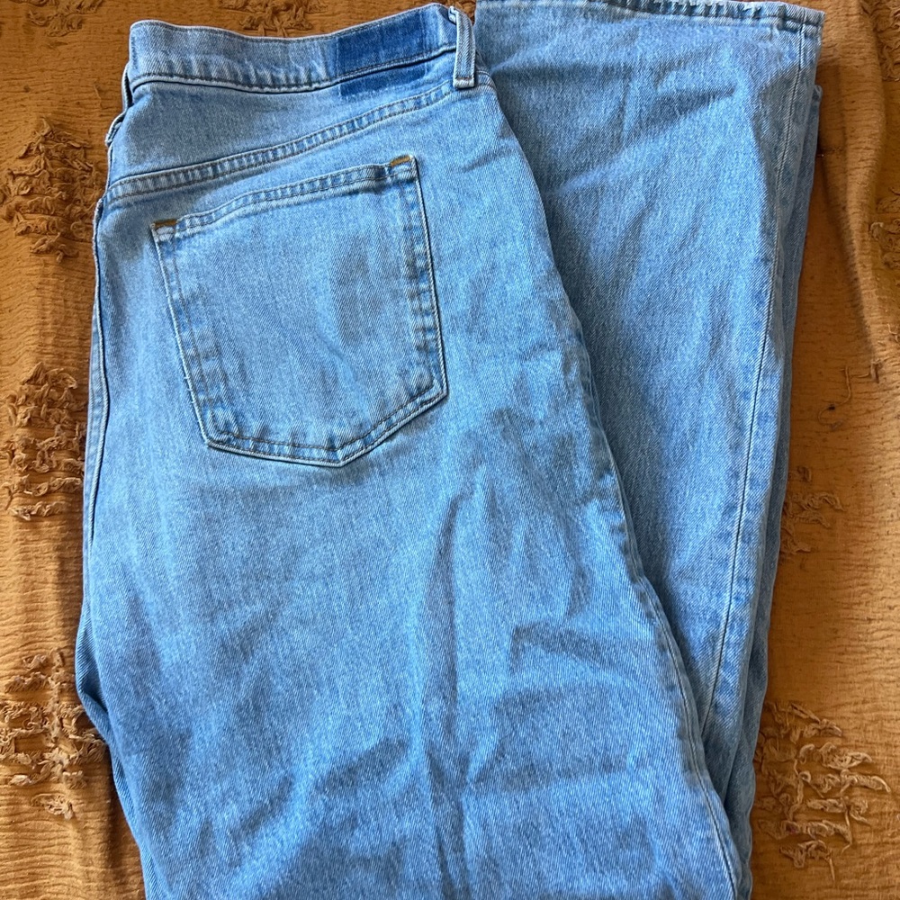 The baggy Mid Rise Abercrombie Jeans